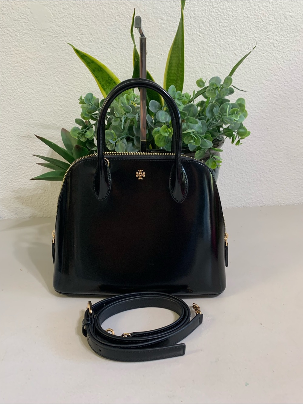 👜💕 Tory Burch Black Patent Leather Dome Satchel